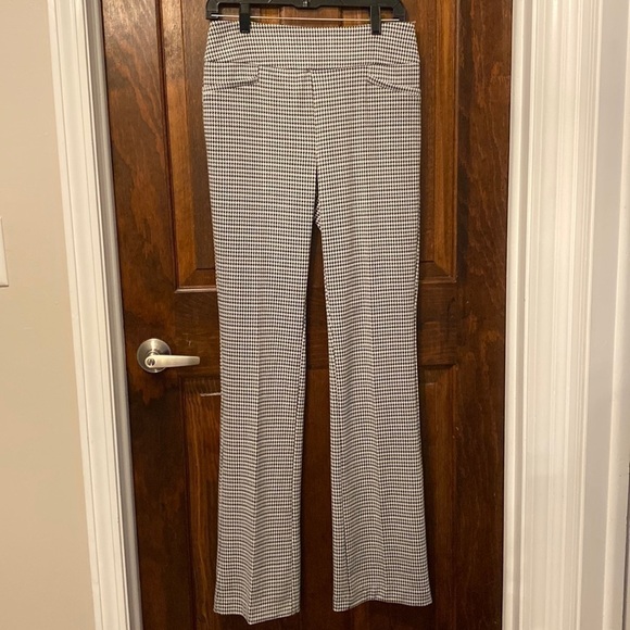 New York and Company 7th avenue design houndstooth stretch trousers. Small tall - Picture 1 of 5